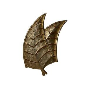 Vintage Lisner Gold-Tone Leaf Brooch Pin Signed